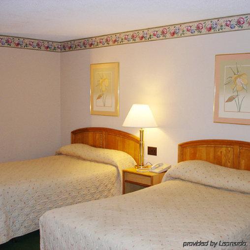 Bravo Inn Greensboro Jamestown Room photo